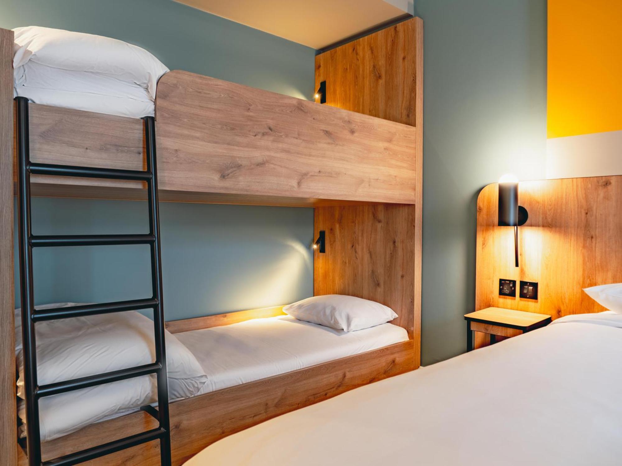 B&B Hotel London Heathrow Slough Extérieur photo