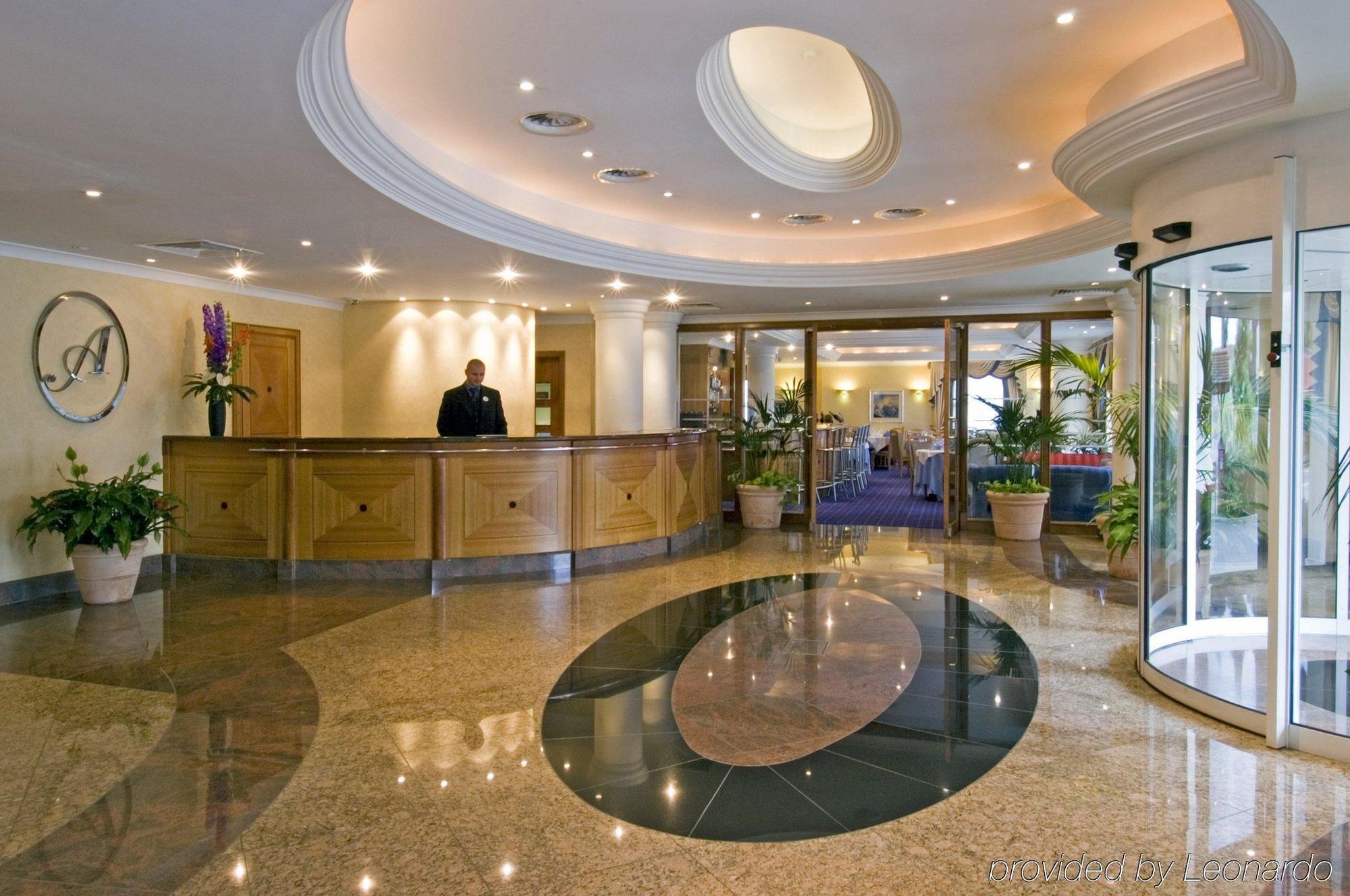 B&B Hotel London Heathrow Slough Extérieur photo